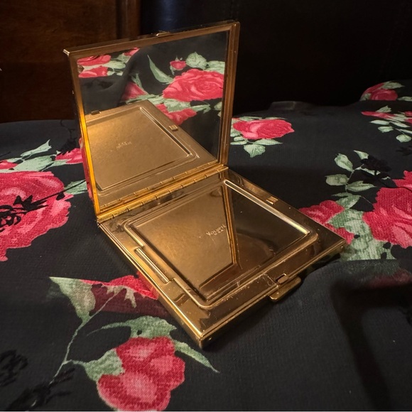 Vintage Voluptè Mirror Compact - Picture 11 of 13
